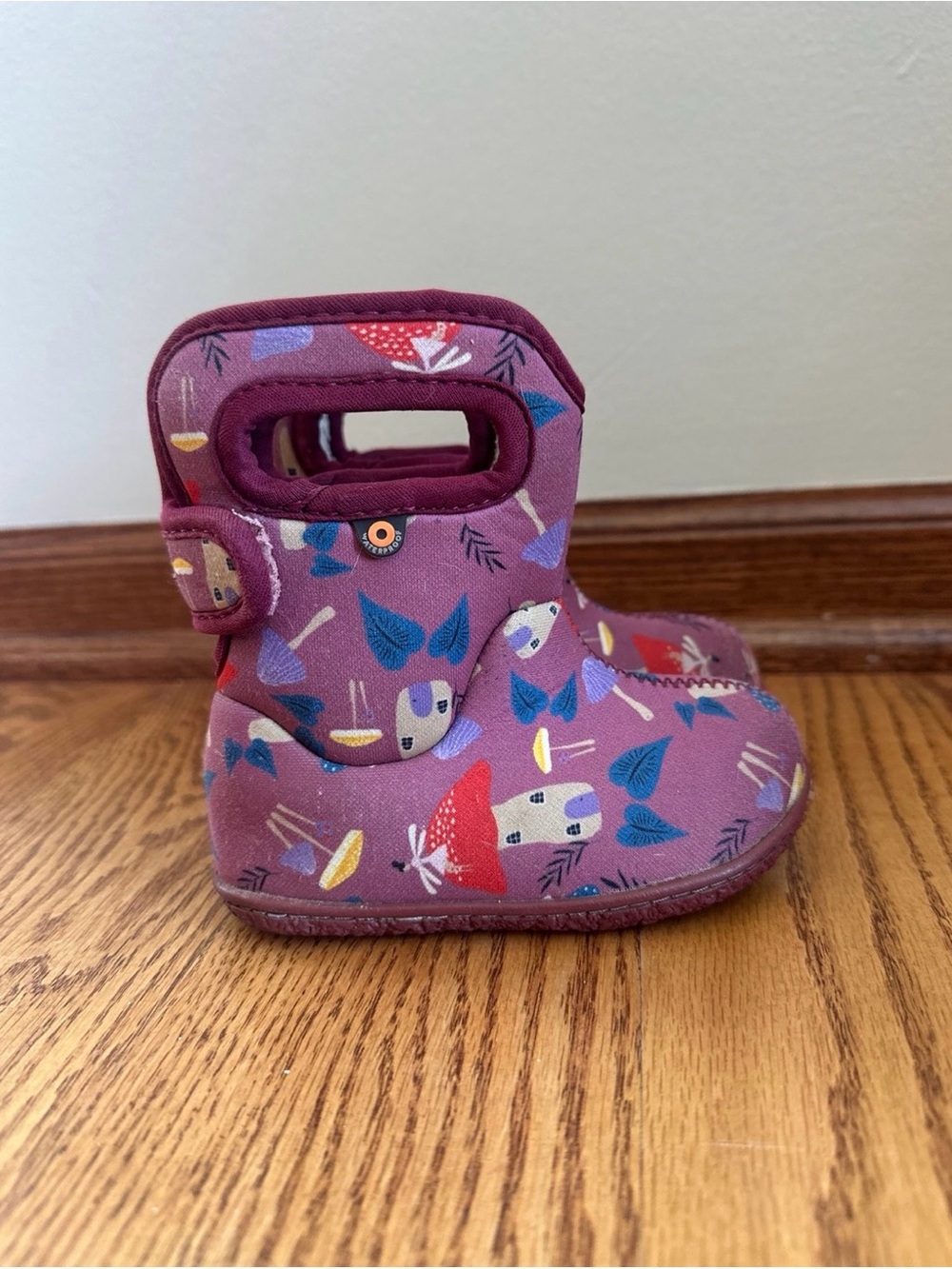 Bogs Waterproof Boots Girls Size 5 toddler mushrooms